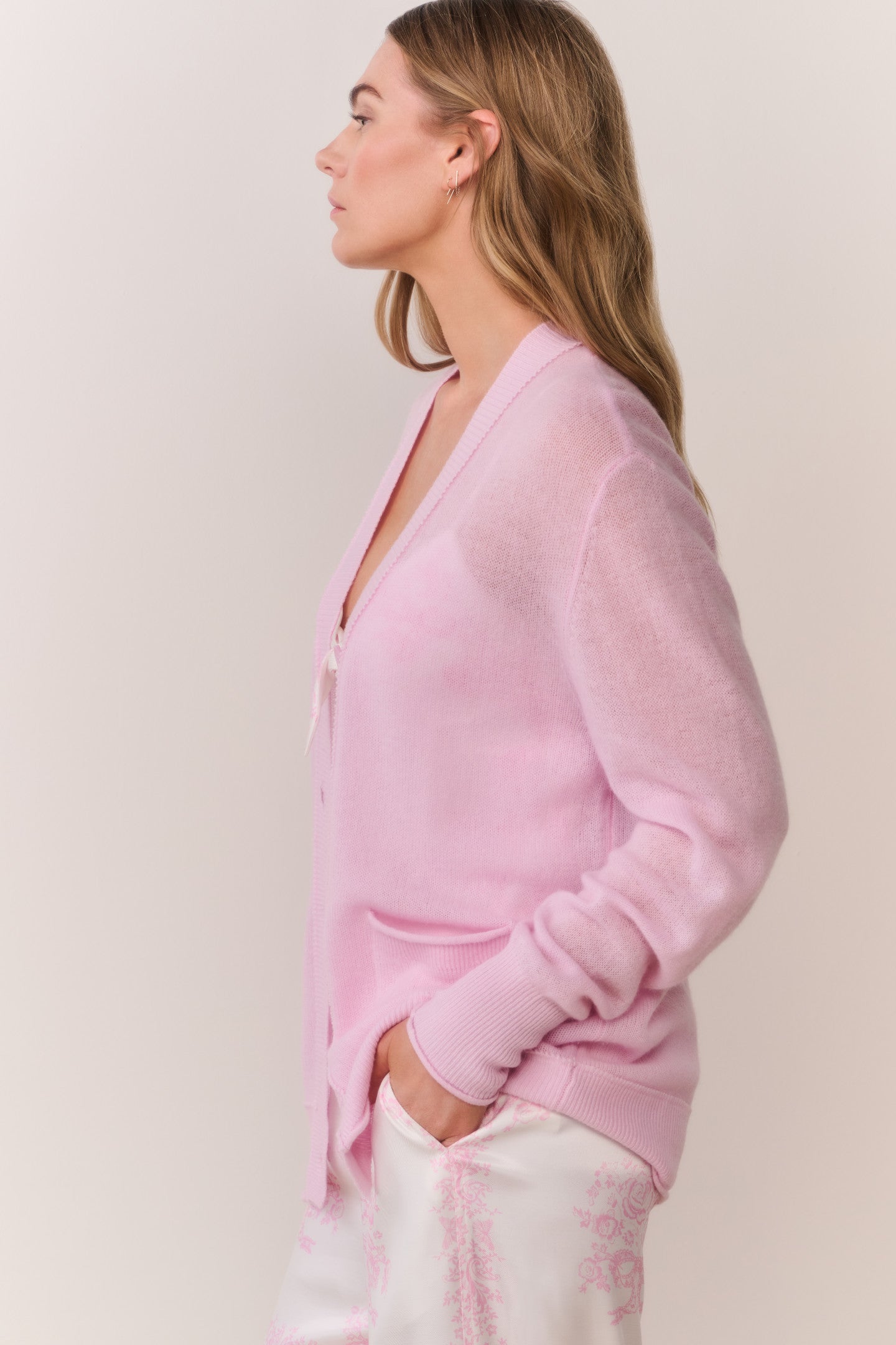 Applene Lightweight Cashmere Cardigan - Image 3