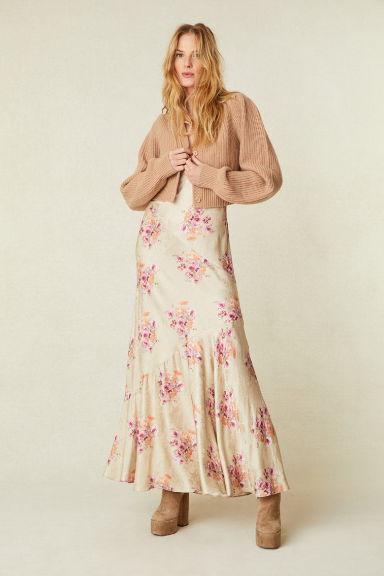 Avignon V-Neck Crop Cardigan - Image 18