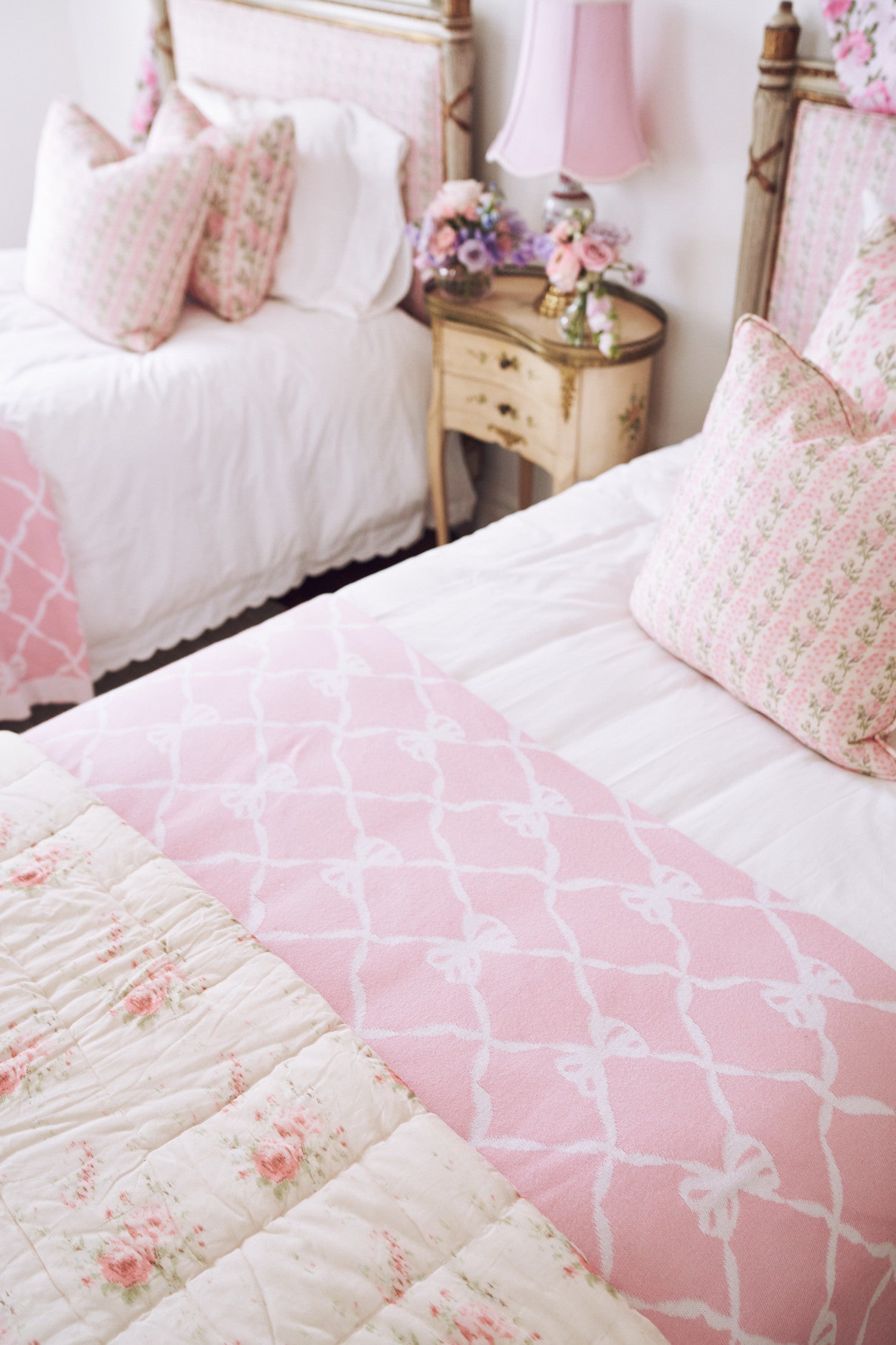 Bow Throw Blanket - Image 8