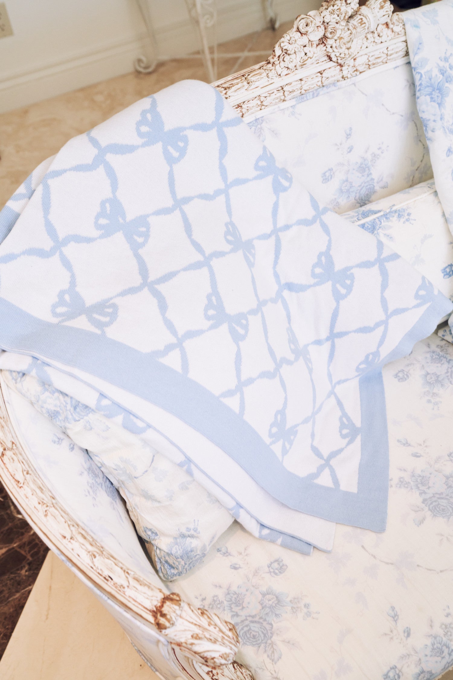 Bow Throw Blanket - Image 2